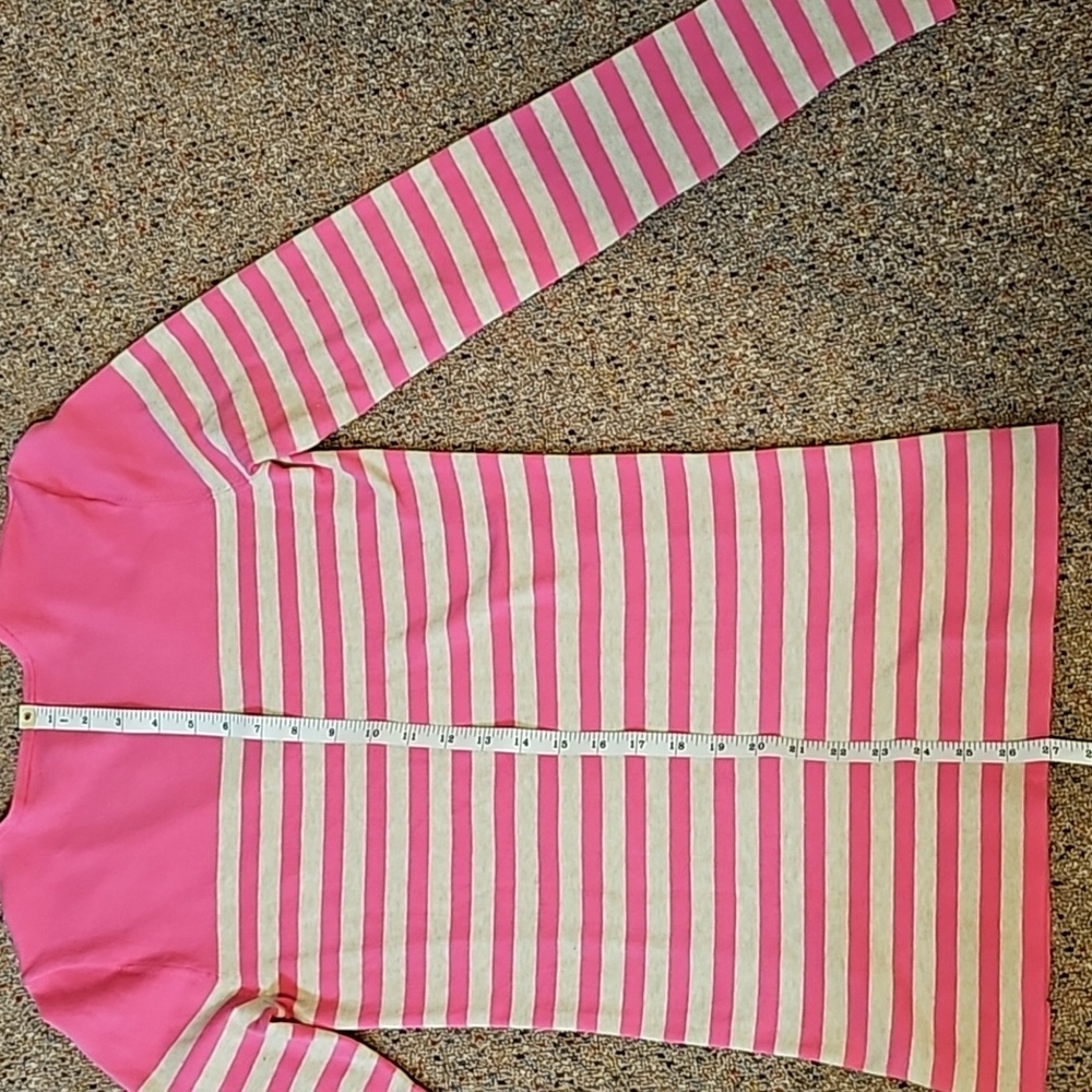 Lilly Pulitzer V-Neck Sweater! Worn Once!! - Picture 12 of 12